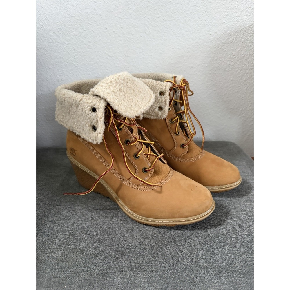 Timberland Women's Amston 2.5 Inch Wheat Nubuck Wedge Heel Boots 8257A Size 8.5